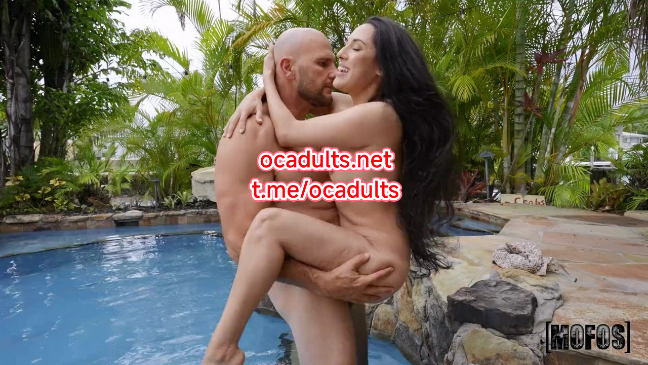 Mofos: Sexy Selena Gets Fucked Until She Squirts (MMSub) Selena Ivy